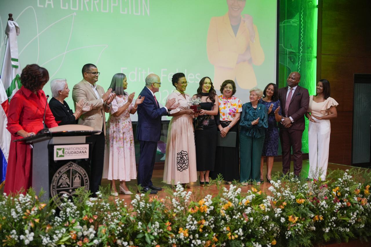 Participación Ciudadana reconoce la trayectoria ética y ejemplar de la periodista Edith Febles