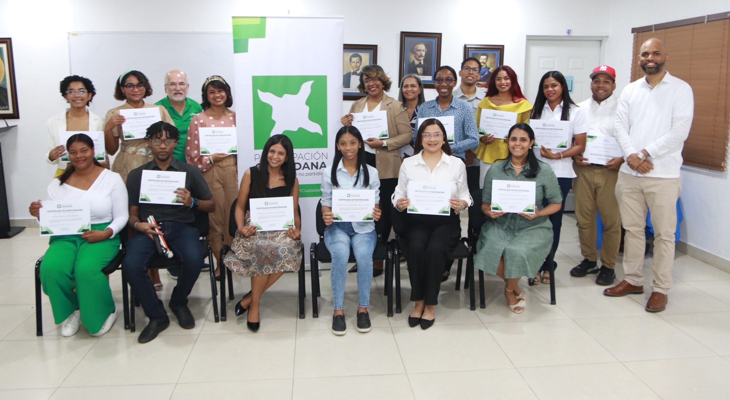 Participación Ciudadana fortalece liderazgo juvenil con curso sobre democracia y derechos humanos